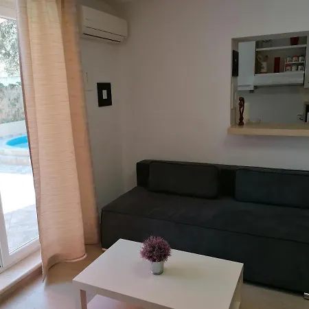 Apartment Karlo *