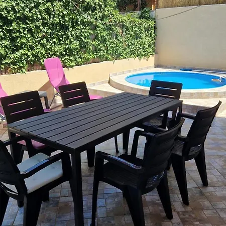 Karlo With Private Pool *